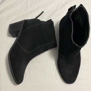 Crown Vintage Suede Boots